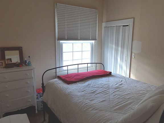 3rd image of 5 Calderwood Ct