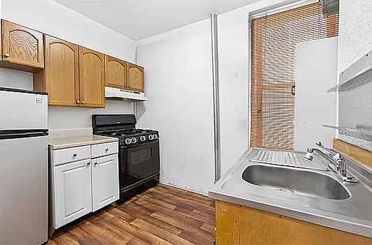 3rd image of 3692 Broadway #4