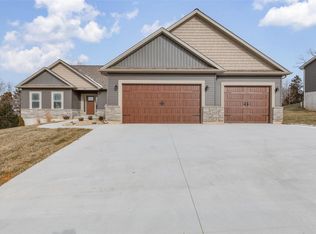 10591 Victoria Falls Dr, Festus, MO 63028
