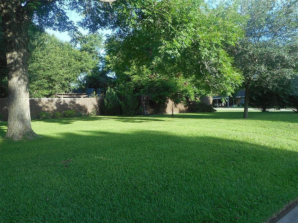 1st image of 600 6th St