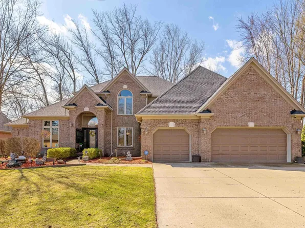 28014 Ashland Ave, Harrison Township, MI 48045