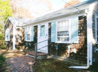 16 Blue Jay Dr, Hyannis, MA 02601