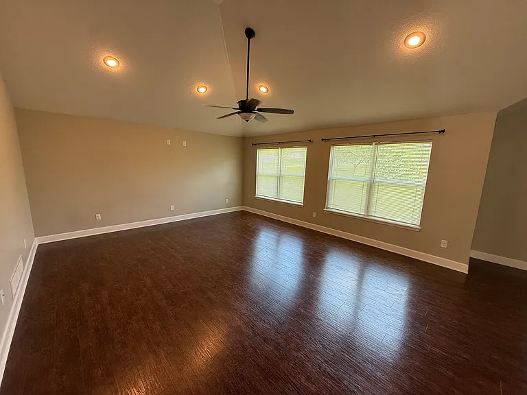 1229 Cypress Ct — Photo 6