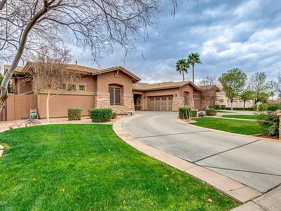 4th image of 369 E Canyon Creek Dr