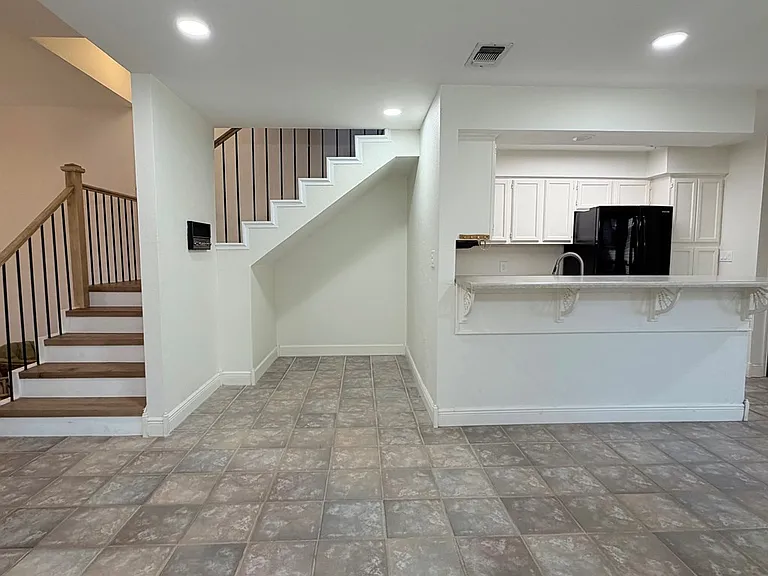 3810 Nassau Dr — Photo 5