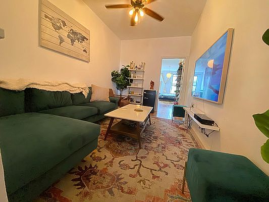 5th image of 501 Graham Ave APT 3R