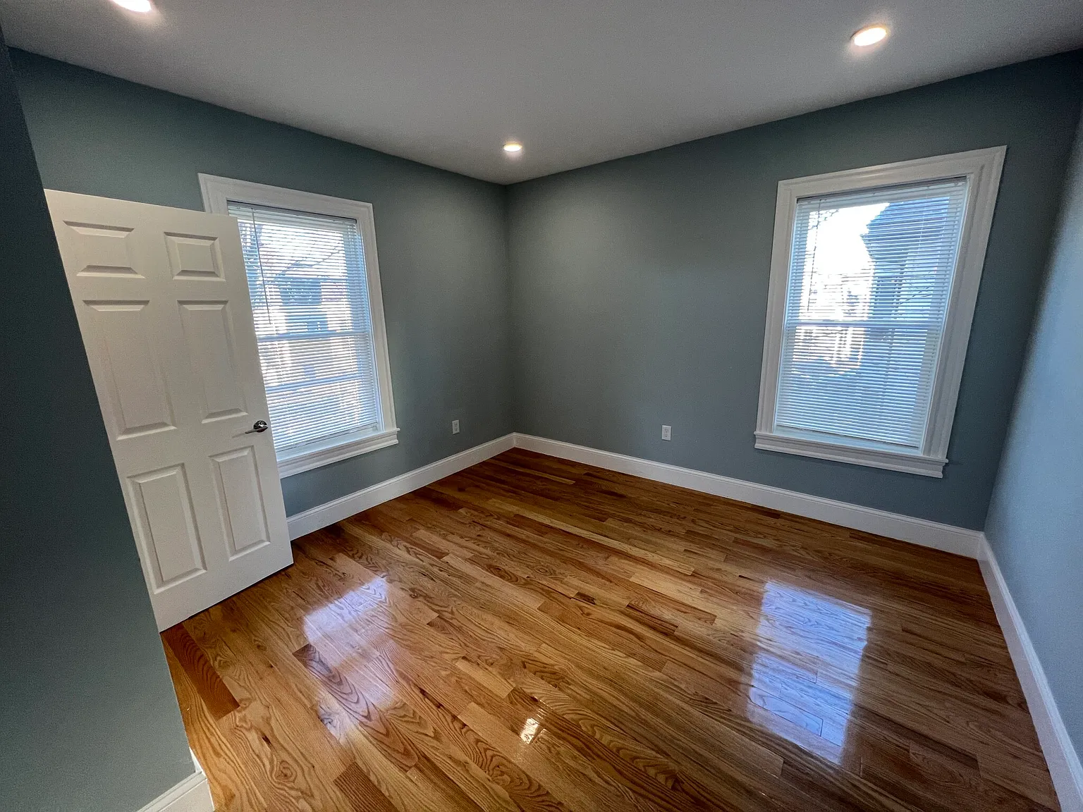 372 Oxford St - 4 — Photo 3