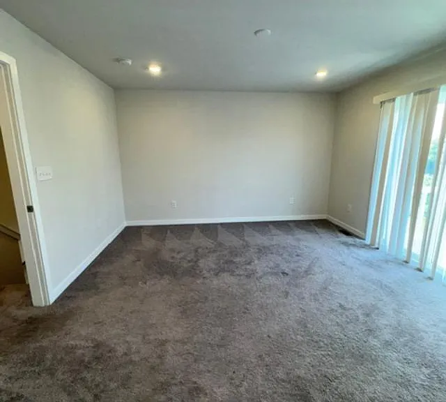 75 Continental Way — Photo 20