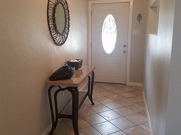 5th image of 707 S Heights Dr