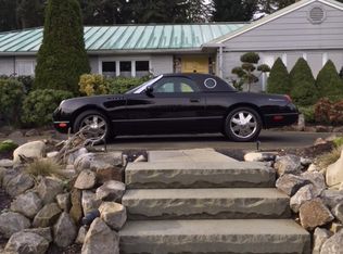 15839 35th Ave NE, Lake Forest Park, WA 98155