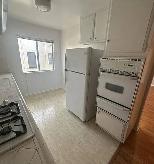 1461 S Canfield Ave — Photo 11