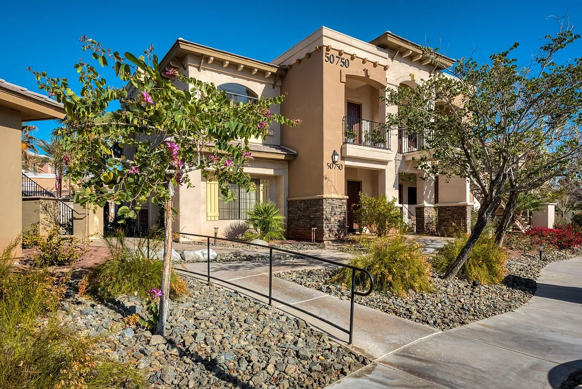 Building Photo - 50750 Santa Rosa Plz #5