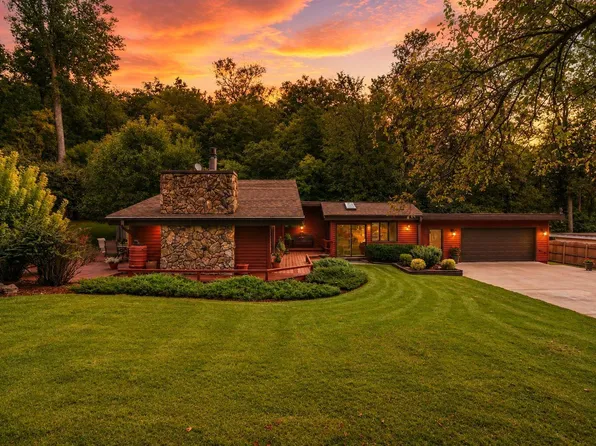 1690 Woodbury Rd, Newport, MN 55055