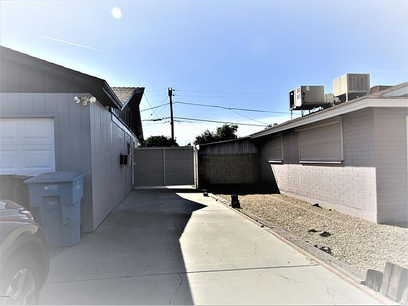 3rd image of 2101 W Shady Glen Ave