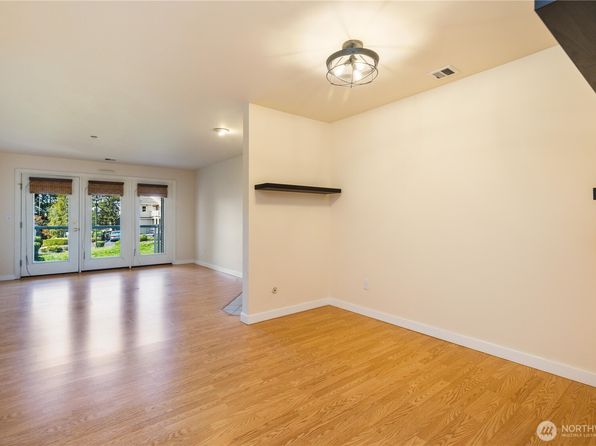 12406 SE 31st Street #202, Bellevue, WA 98005