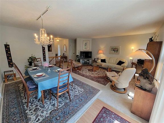 4th image of 103 Stewart Pl