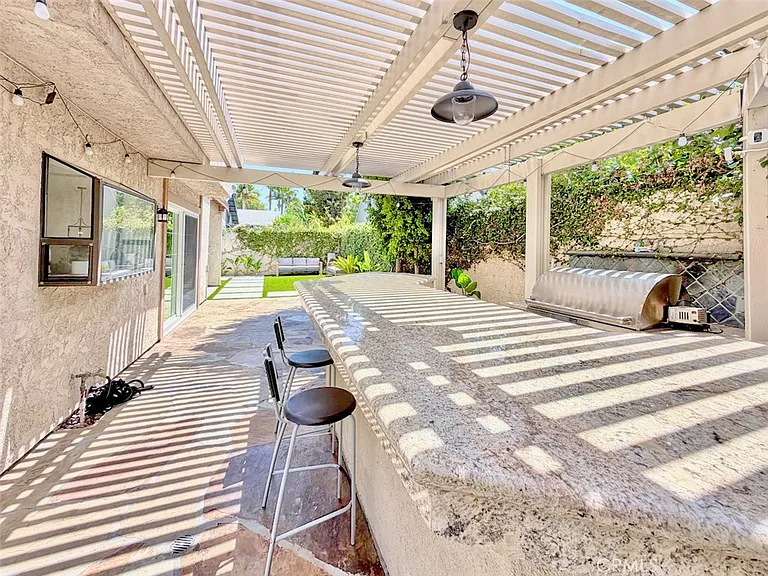 2134 N Pami Cir — Photo 32