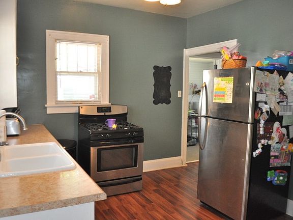 5th image of 1138 W Lexington Ave