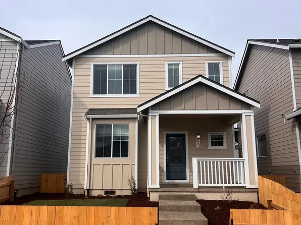 1307 Parkside Ave, Woodburn, OR 97071