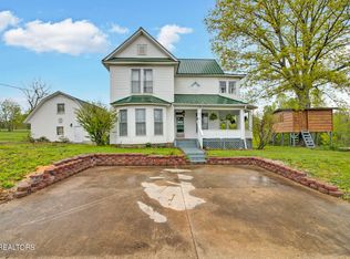 150 Summers Hill Rd, Sunbright, TN 37872