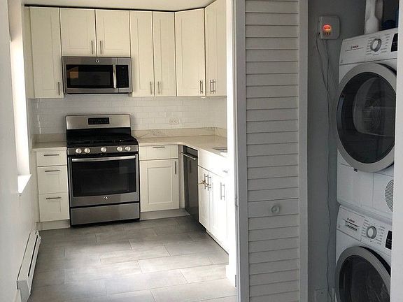 4th image of 115 E 87th St APT 28A