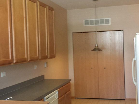 3rd image of 2496 Hillsboro Blvd