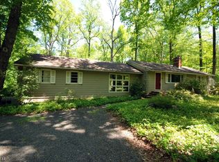 33 Valley View Rd, Warren, NJ 07059