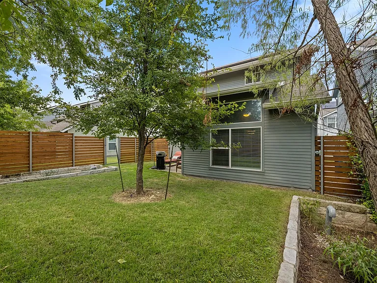 301 W Stassney Ln #12 — Photo 27