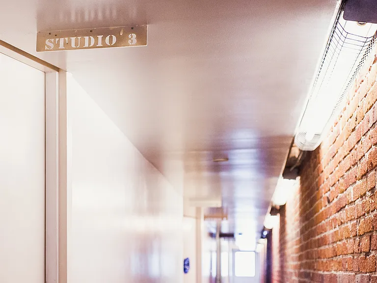 Daisy Studios/Lofts — Photo 13