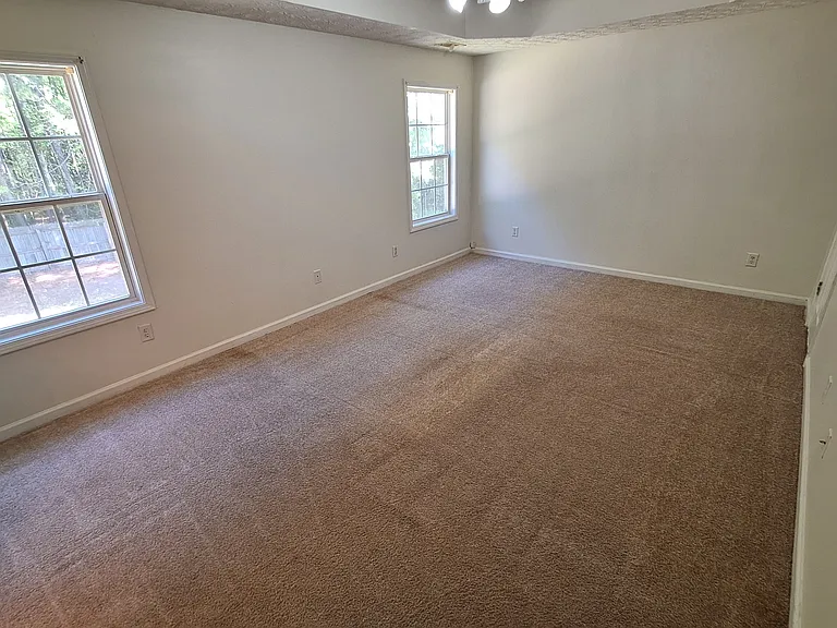 305 Shadowbrooke Cir — Photo 15