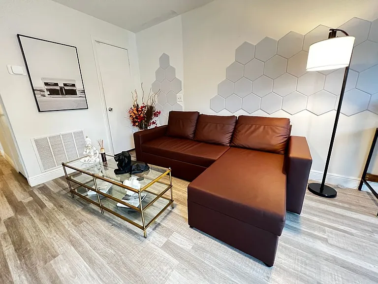 3501 E Grant Ave — Photo 2