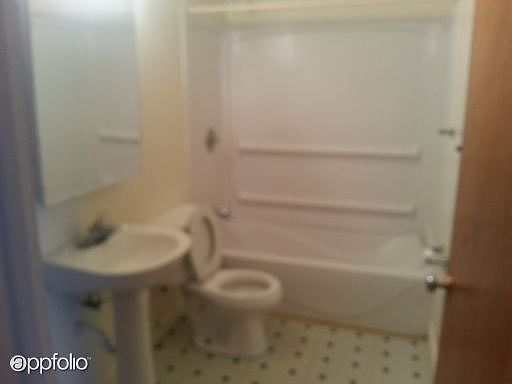 5th image of 415 Oakland Ave