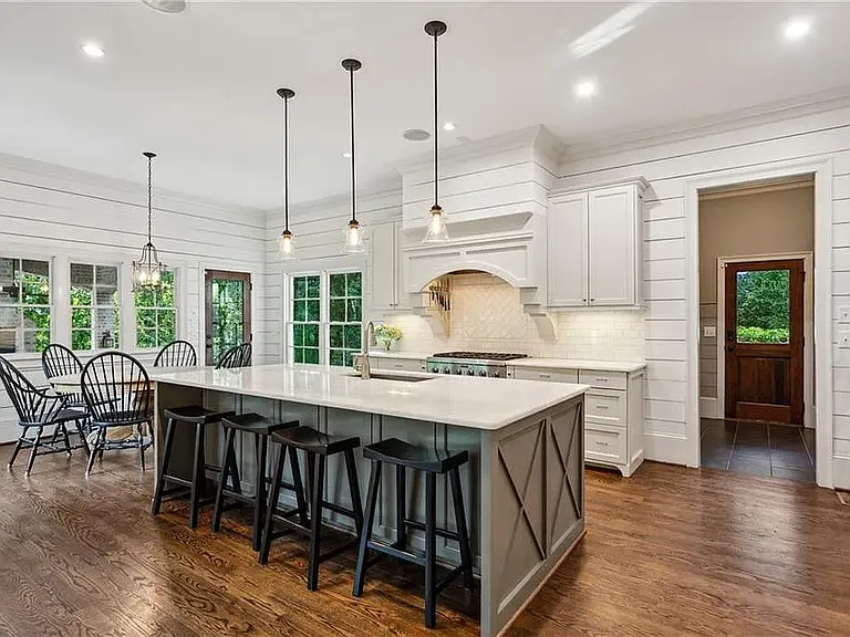 2115 Howell Mill Rd NW — Photo 13