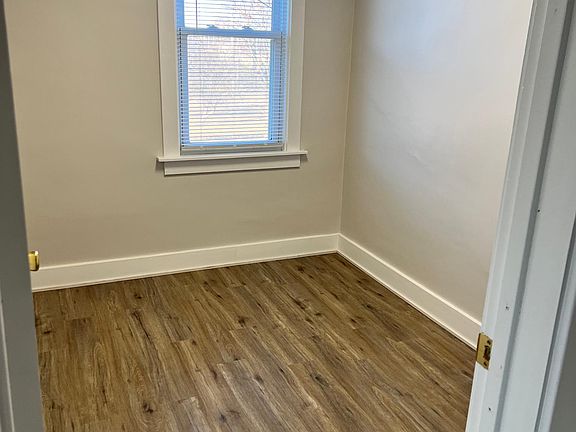 bedroom 2/office/no closet