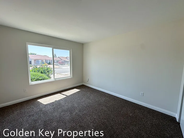 4718 Westridge Dr — Photo 5