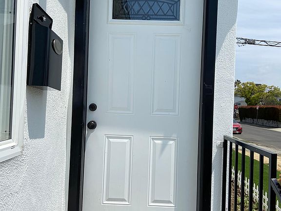 4th image of 3674 Greenfield Ave