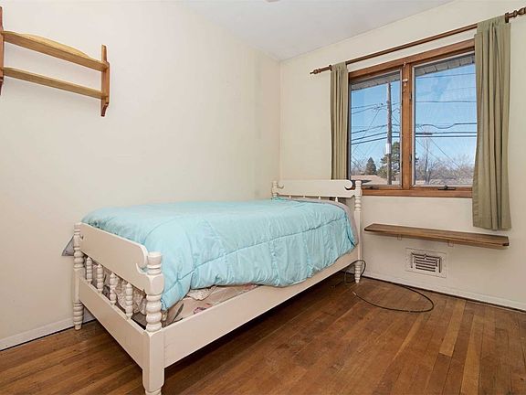4th image of 39 Topaz Dr