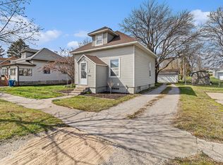 711 E Dowland St, Ludington, MI 49431
