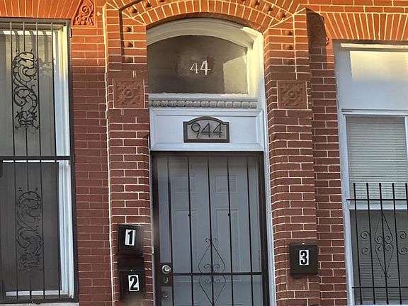5th image of 944 Harlem Ave
