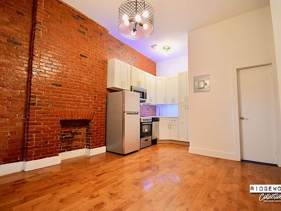 3rd image of 1076 Dean St #2A