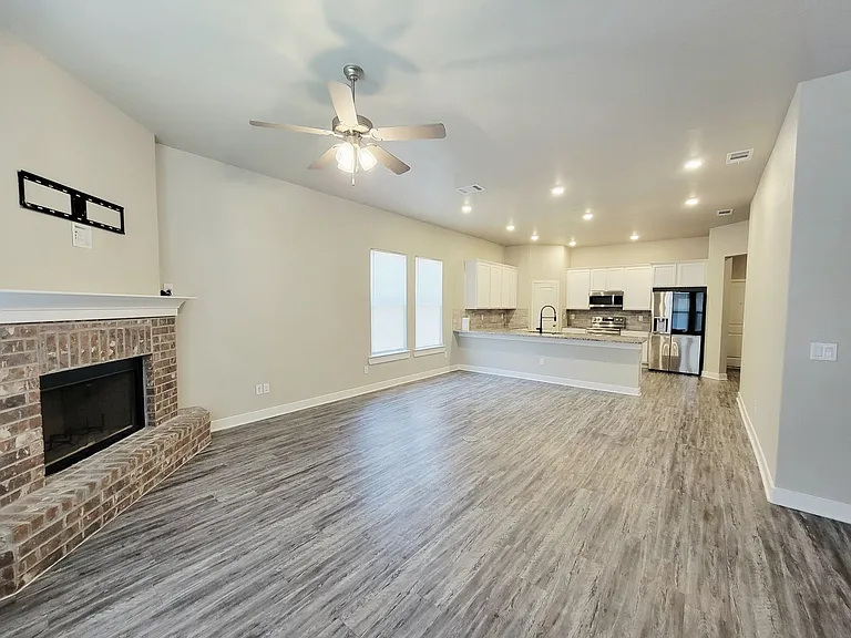 3316 Viola Ave — Photo 6