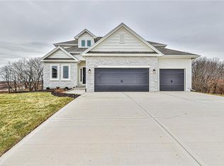 10344 N Corrington Ave, Kansas City, MO 64156
