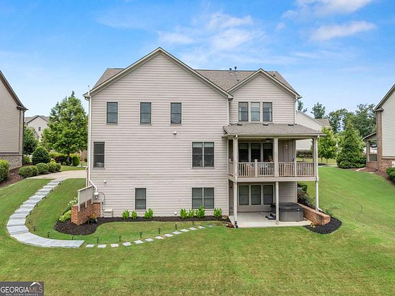 3rd image of 6742 Trailside Dr
