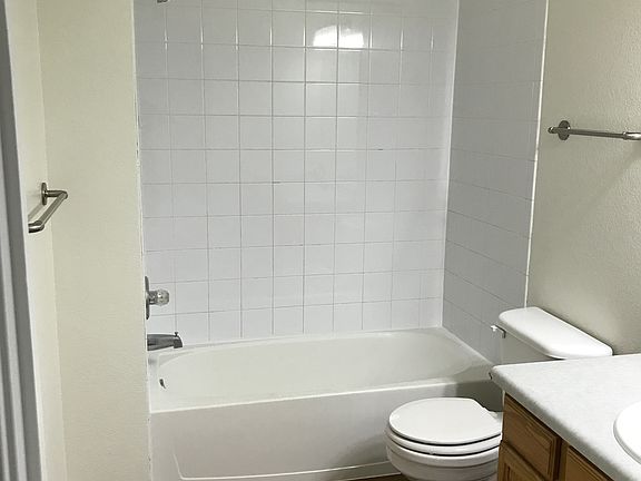 3rd image of 1419 Red Mountain Dr Unit 108