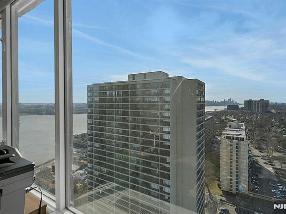 4th image of 6 Horizon Rd APT 2602