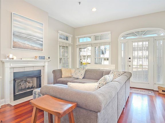 3rd image of 1629 Asbury Ave #1