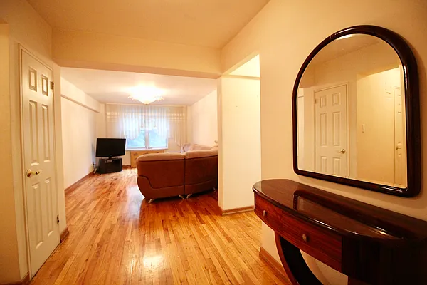 Sold by Hagstrom Management Inc | media 1