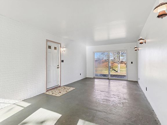 5th image of 4700 W 82nd St