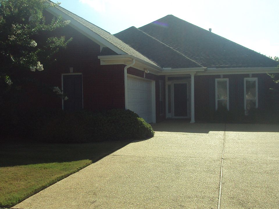 2nd image of 140 Somerset Blvd