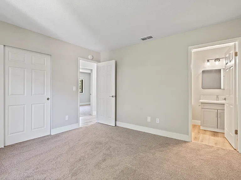 Deer Valley Apartment Homes — Photo 12